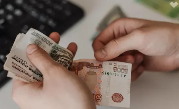 komu v ijule 2024 podnimut zarplaty na 20