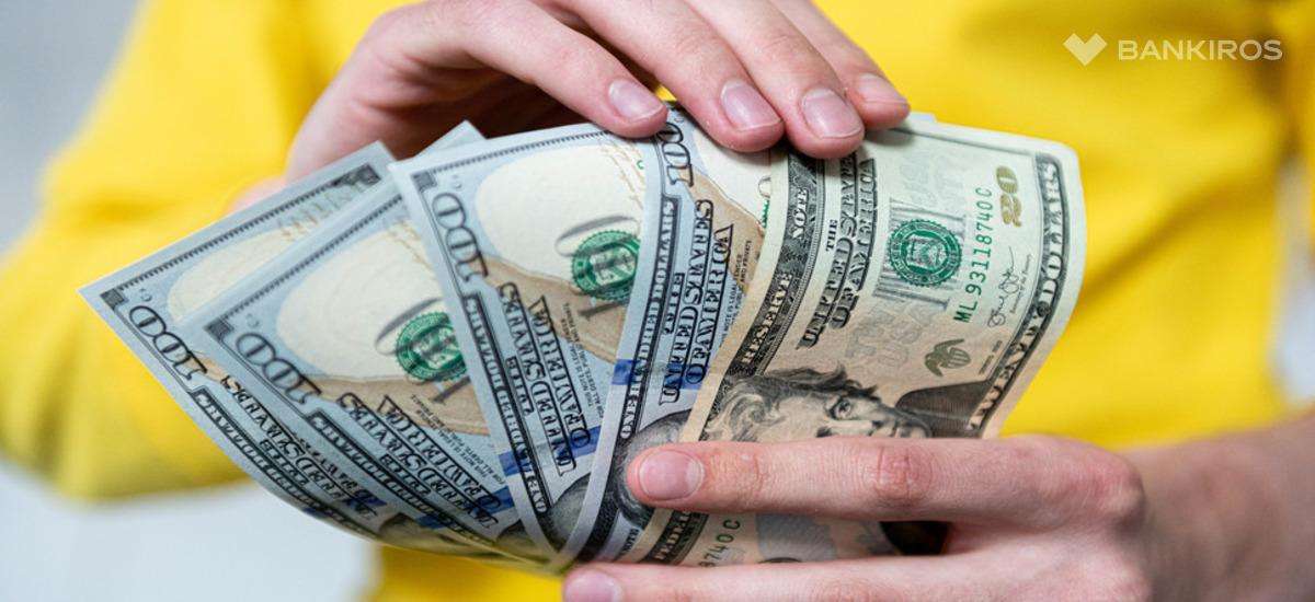 podpolnye menyaly prosyat za dollary 150 rublej chto proishodit na chernom rynke