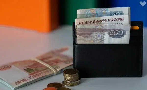 rost zarplat v rossii zhdat li 100 tysyach rublej v blizhajshie gody