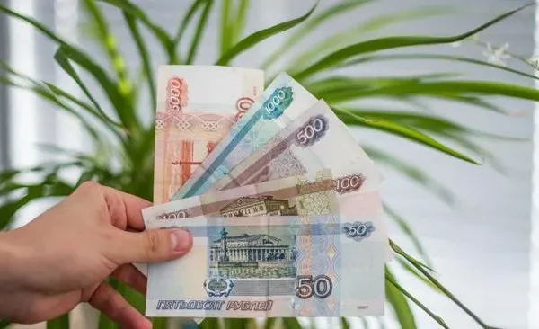 vkladchiki sbera nachnut panikovat k chemu mozhet privesti privatizaciya